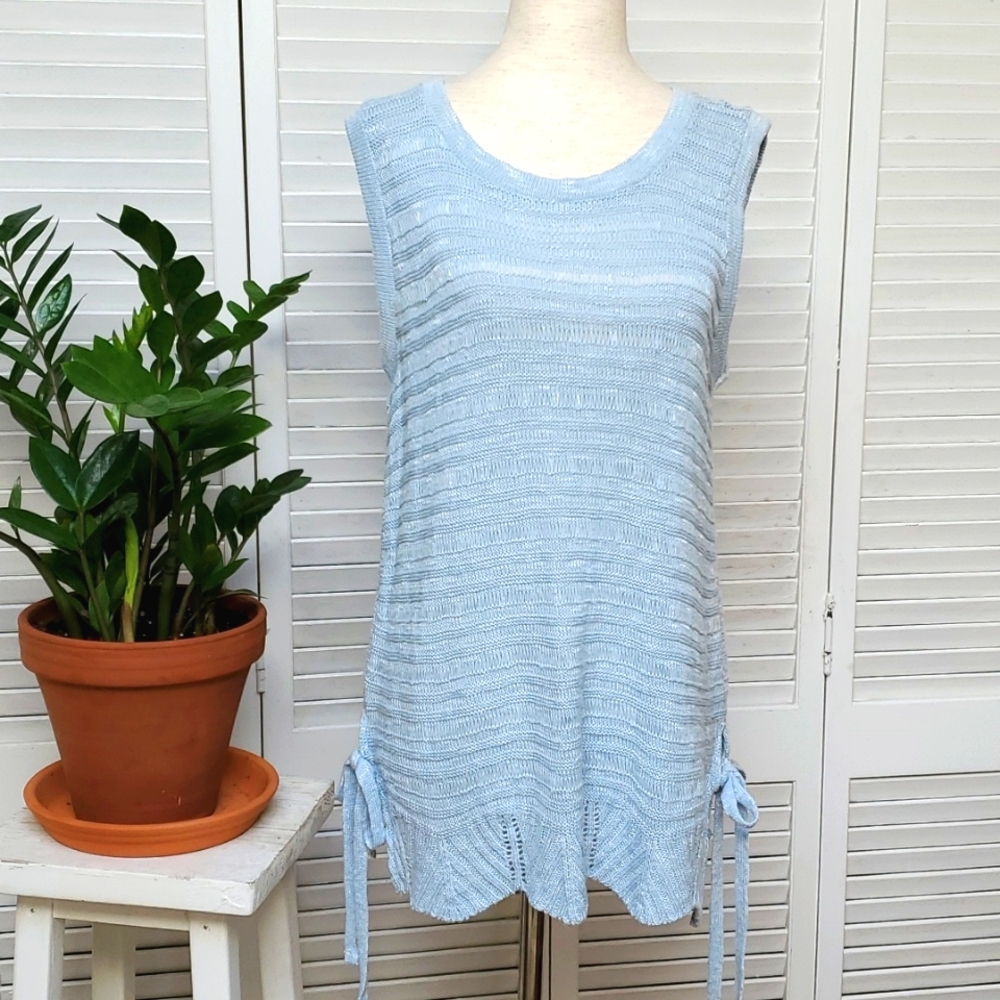 Absolutely Creative World Wide Sleevless Cotton Knit Sweater.